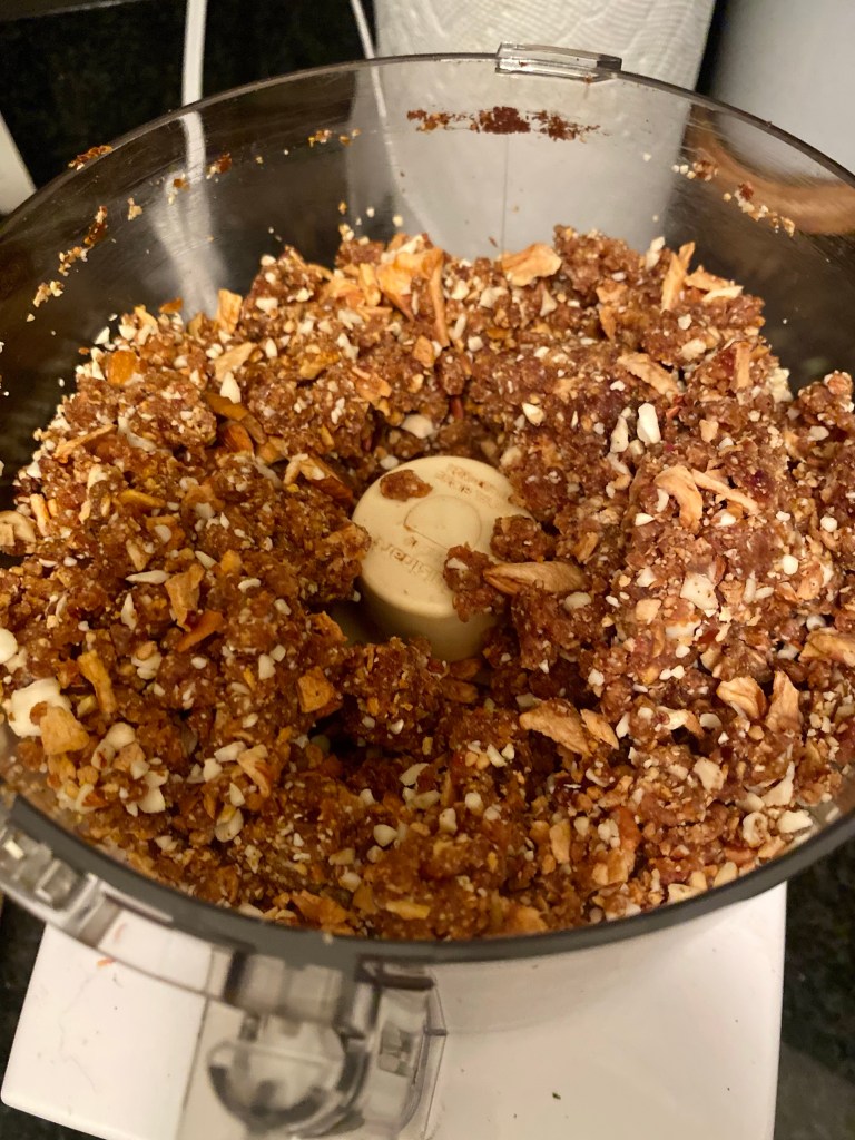 A healthy and delicious #recipe for Apple Pie Bites! These protein packed #cookies are the perfect sweet #snack, #dessert, or even an on-the-go #breakfast! Plus, they’re Gluten free, #vegan and Specific Carb Diet friendly! #food #glutenfree #paleo #healthyfood