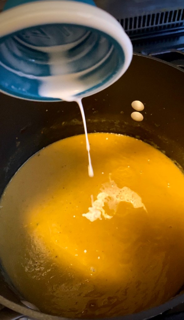 This White Bean Chicken Soup is a delicious -- and nutrient dense -- #soup! And you can whip it up in 30 minutes! It's the perfect gluten free and #keto meal for a lazy Saturday afternoon! #food #cooking #glutenfree #soup #recipe #paleo #lowcarb #healthyfood