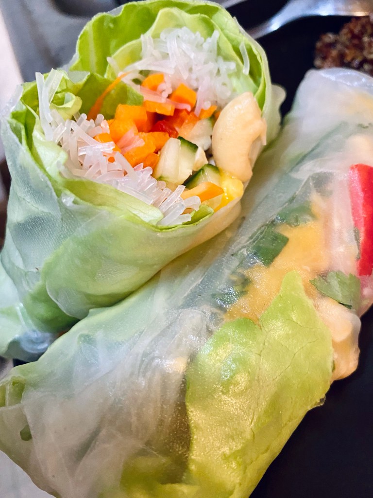 A healthy and deliciously FUN dinner! SHRIMP AND AVOCADO SLRING ROLLS! These protein packed, gluten free and keto rolls are a great way to get your kids (or picky eater) to eat their veggies! And don’t forget the AMAZING peanut dipping sauce! YUM! #recipe #dinner #paleo #glutenfree #food 