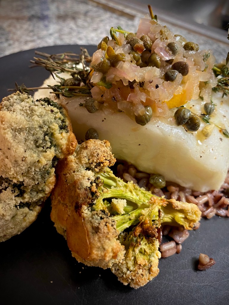 A delicious and #healthy #dinner of Halibut with a white wine and caper sauce, and KETO TEMPURA BROCCOLI! How is it #keto? It uses almond flour! #lowcarb #glutenfree #paleo #ulcerativecolitis #food #recipe #specificcarbohydratediet 