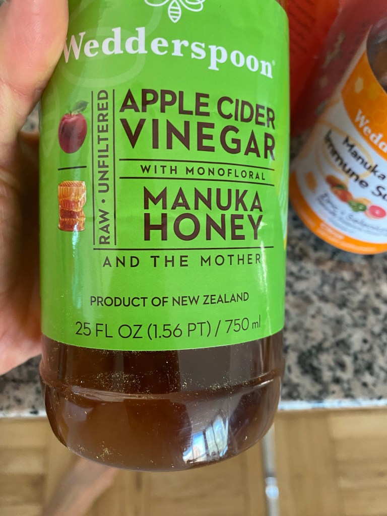 Almond butter, banana, cinnamon and Manuka Honey, snuggled inside a chewy tortilla. So xdelicious! BUT! DO YOU KNOW THE AMAZING BENEFITS OF MANUKA HONEY?! Find out! #snack #snacktime #vegetarian #glutenfree #specificcarbdiet #healthyfood #yum #cooking #recipe #food 