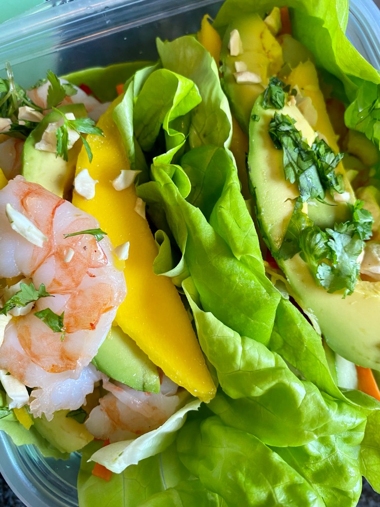 A healthy and deliciously FUN dinner! SHRIMP AND AVOCADO SLRING ROLLS! These protein packed, gluten free and keto rolls are a great way to get your kids (or picky eater) to eat their veggies! And don’t forget the AMAZING peanut dipping sauce! YUM! #recipe #dinner #paleo #glutenfree #food 