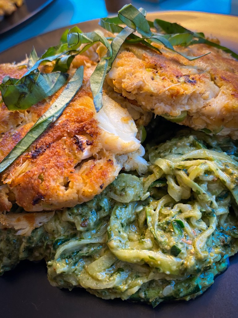 THE MOST AMAZING DINNER! Keto Crab Cakes! Made with almond flour and jumbo lump crab meat, these healthy and DELICIOUS crab cakes will become a new family favorite! #glutenfree #paleo #keto #lowcarb #crab #summer #food #recipe #healthyfood #cooking 