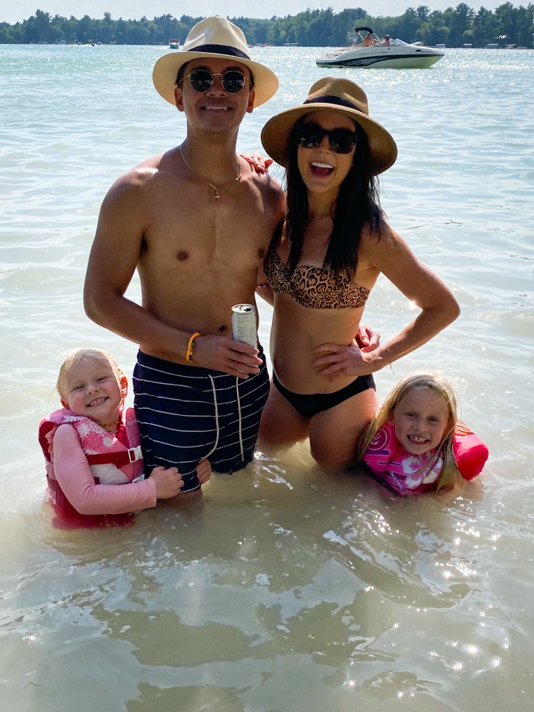 Wheels up, I'm headed to Ohio! And my special gentleman is joining me! Who's ready for a little pumpkin patch action in the heartland!? #travel #ohio #family #fun #fall #home #love #life #recovery #pumpkin