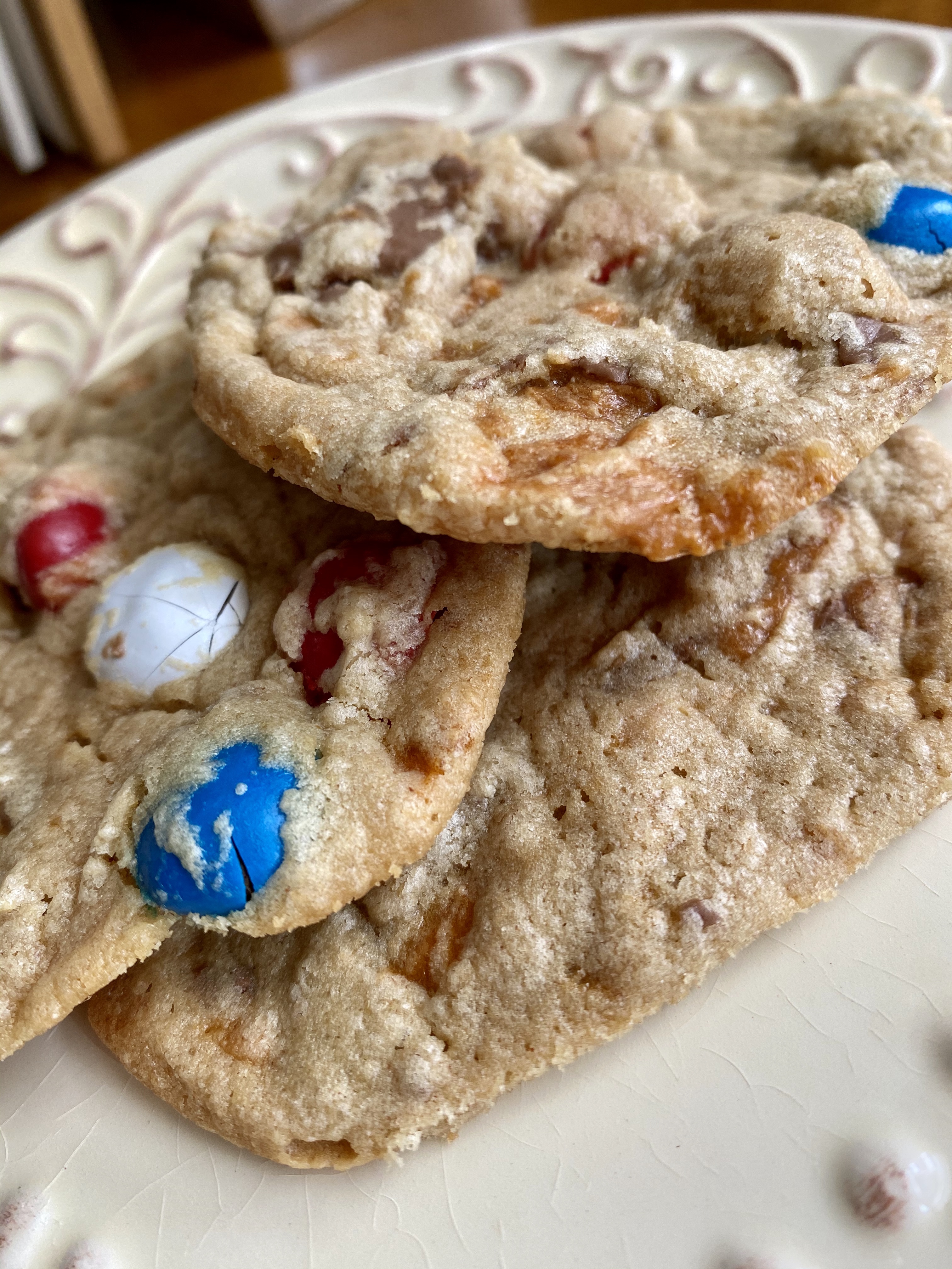Butterfinger Cookies by BeautyBeyondBones #dessert #treats #yummy #butterfinger #chocolate #peanutbutter #cookies #food #edrecovery