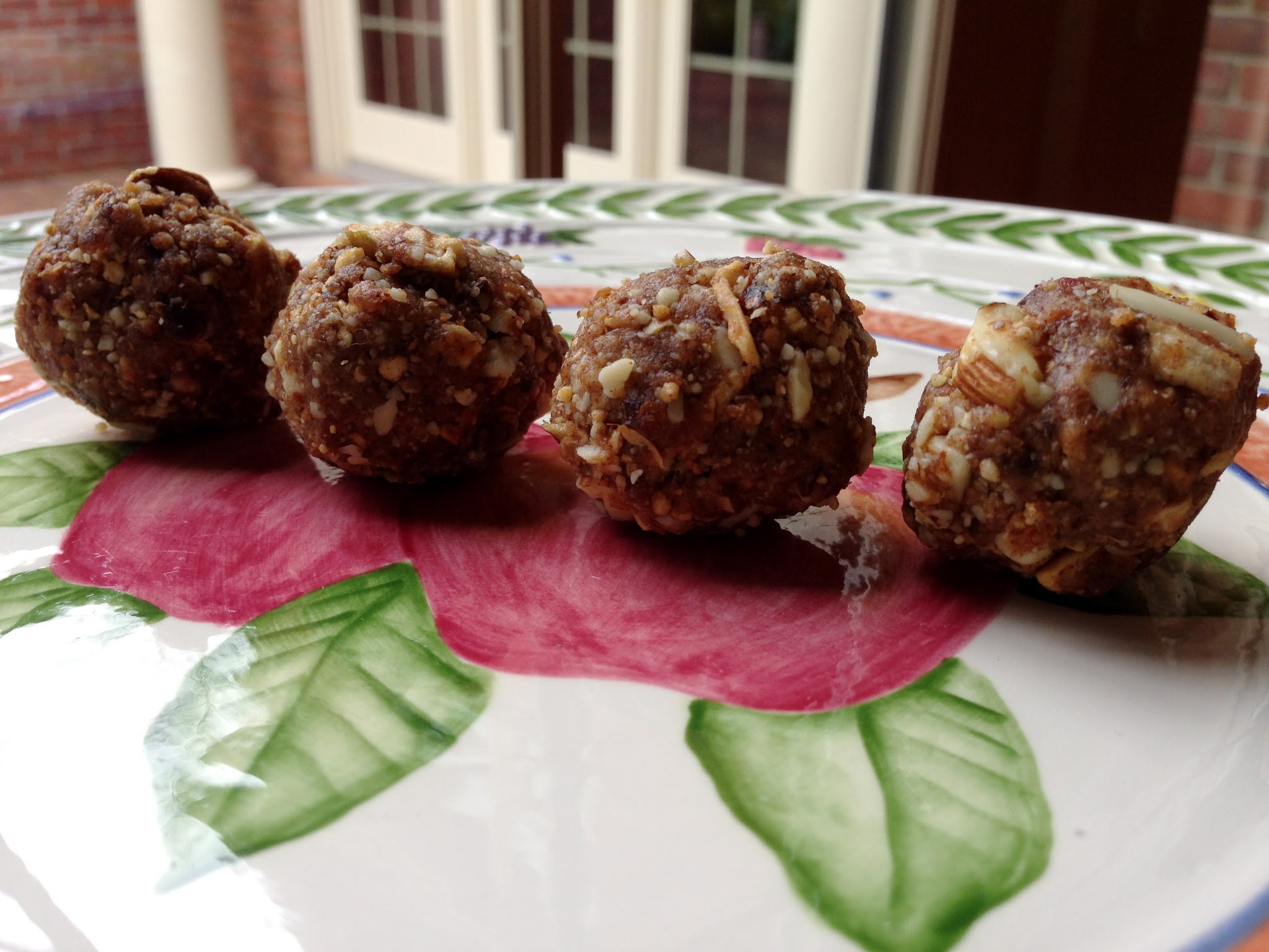 Apple Pie Cookies by BeautyBeyondBones #healthy #glutenfree #vegan #paleo #raw #dessert #vegetarian #edrecovery #energybites #food