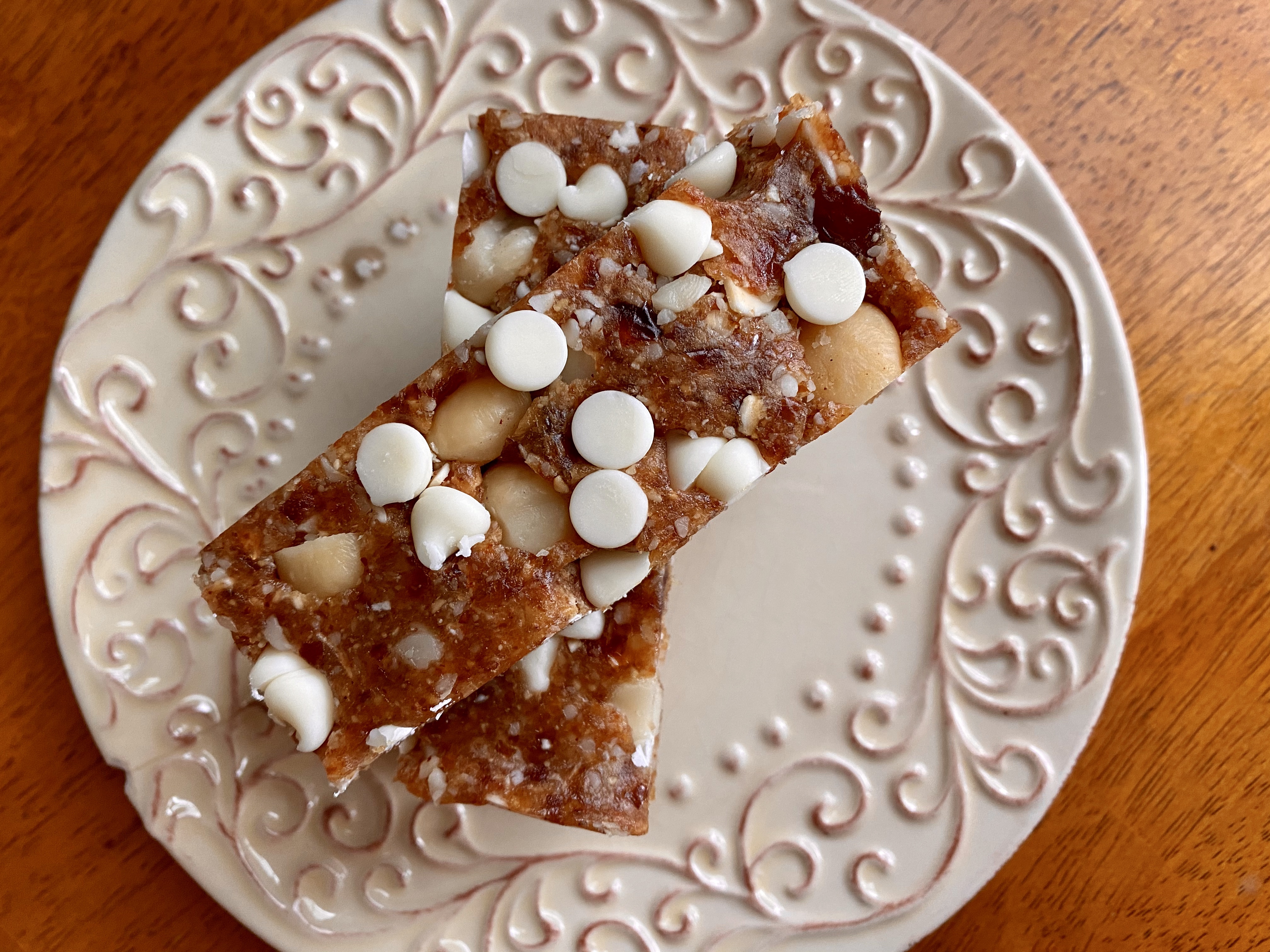 Tropical Breakfast Bar by BeautyBeyondBones #food #glutenfree #grainfree #vegan #paleo #specificcarbohydratediet #edrecovery #breakfast #brunch #healthyfood #yum