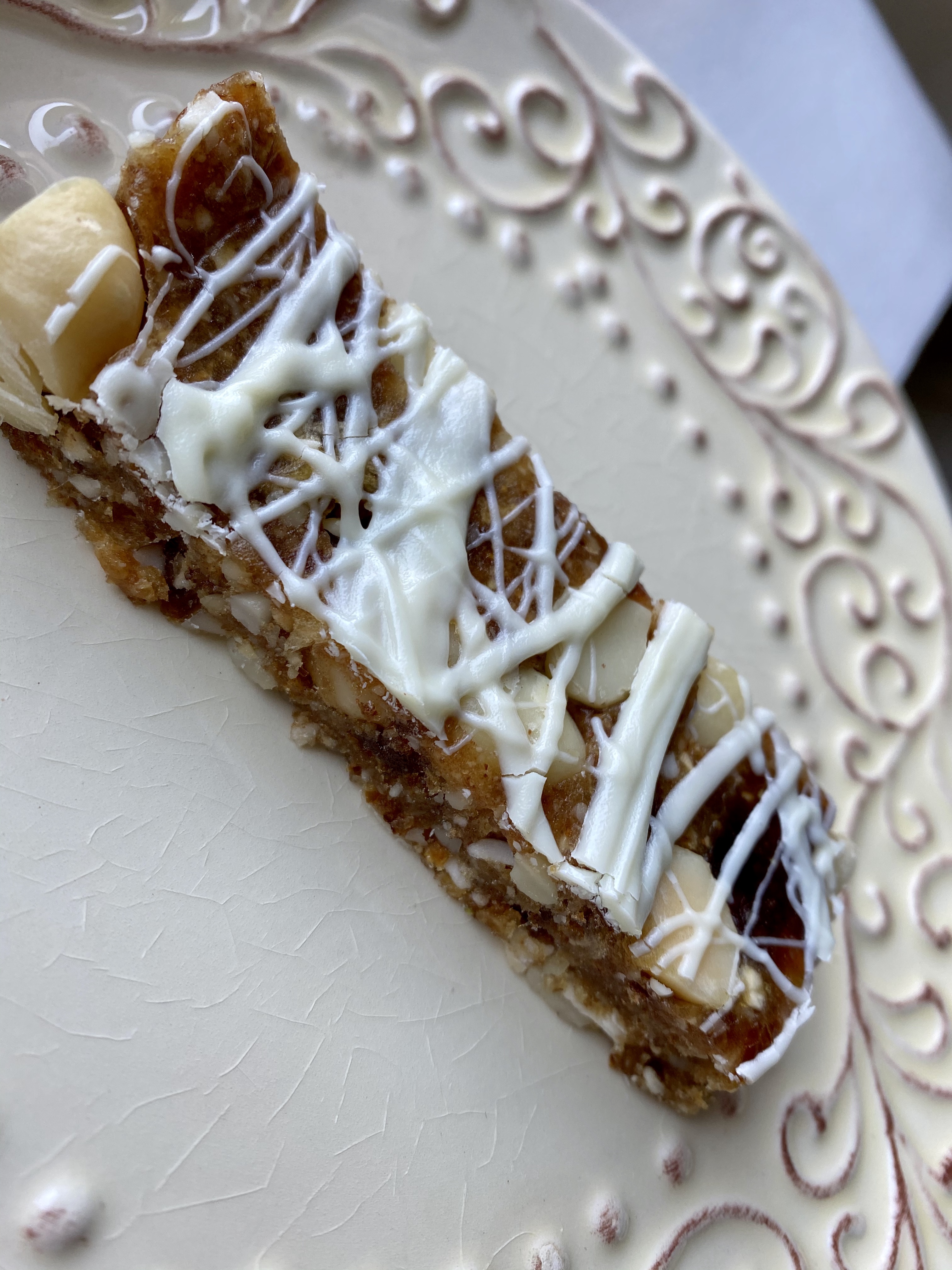 Tropical Breakfast Bar by BeautyBeyondBones #food #glutenfree #grainfree #vegan #paleo #specificcarbohydratediet #edrecovery #breakfast #brunch #healthyfood #yum