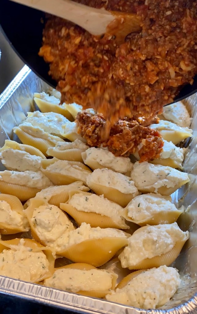 Delicious and healthy Cheesy Stuffed Shells the whole family will love! This easy weeknight dinner is great for LEFTOVERS! Which means, cook once, and enjoy all week! #food #family #recipes #pasta #italian #healthyfood #dinner 