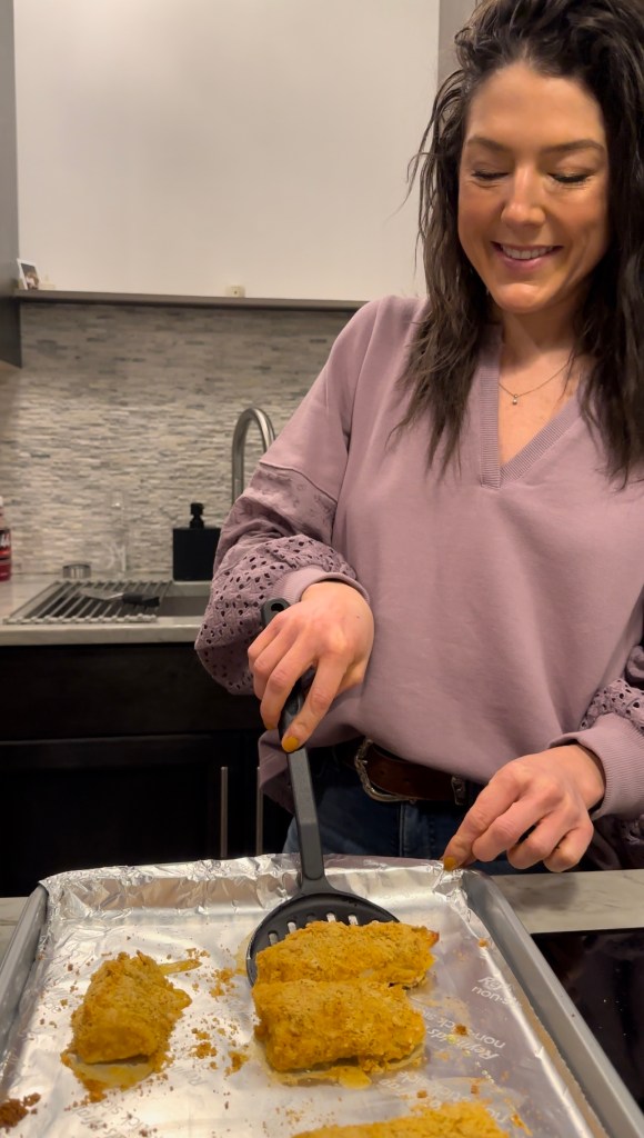 Keto Fish & Chips?! YES!!! This meal is so outrageously delicious — and packed with protein…. Because it uses ALMOND FLOUR! Make this tonight! #food #Lent #Glutenfree #lowcarb #keto #Specificcarbohydratediet #dinner #yum #cooking #fish