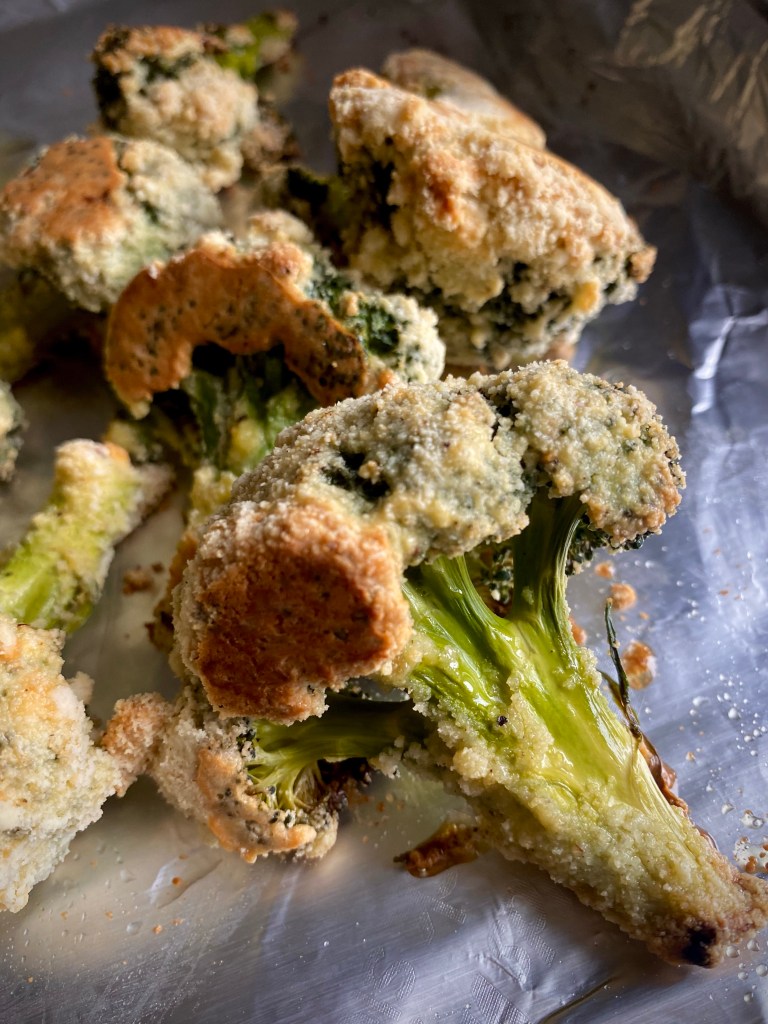 A delicious and #healthy #dinner of Halibut with a white wine and caper sauce, and KETO TEMPURA BROCCOLI! How is it #keto? It uses almond flour! #lowcarb #glutenfree #paleo #ulcerativecolitis #food #recipe #specificcarbohydratediet 