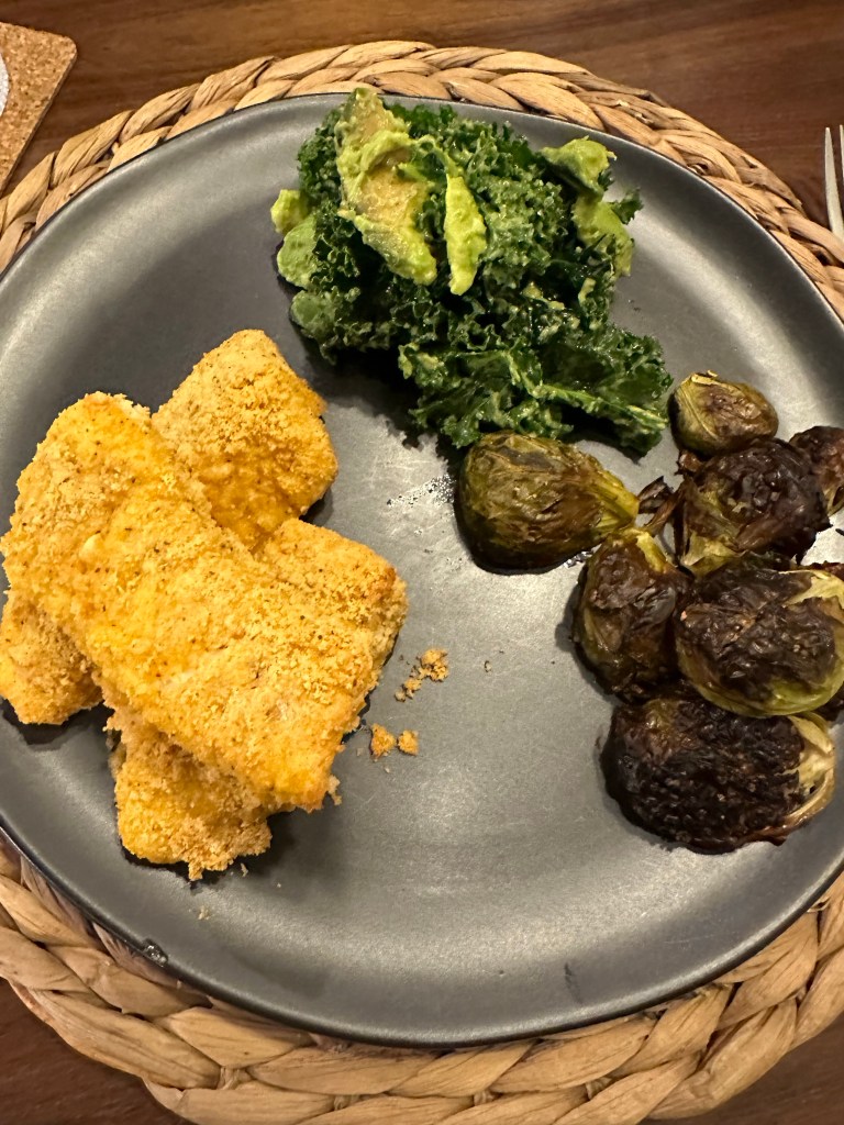 Keto Fish & Chips?! YES!!! This meal is so outrageously delicious — and packed with protein…. Because it uses ALMOND FLOUR! Make this tonight! #food #Lent #Glutenfree #lowcarb #keto #Specificcarbohydratediet #dinner #yum #cooking #fish